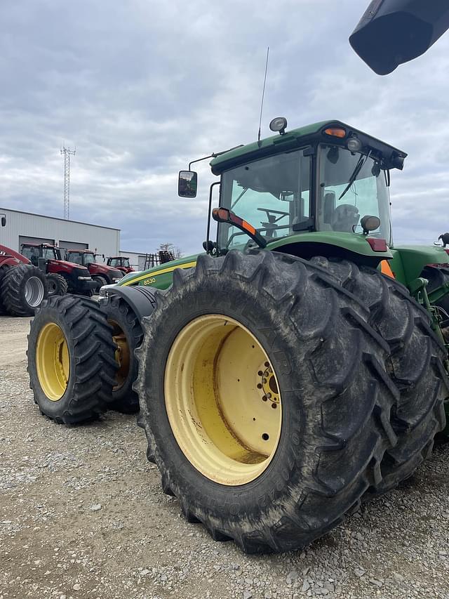 Image of John Deere 8530 equipment image 1