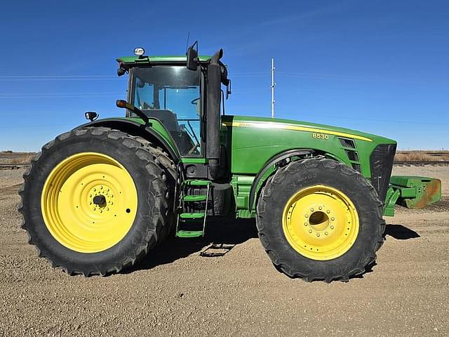 Image of John Deere 8530 equipment image 1