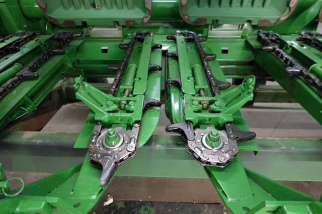 Image of John Deere 893 equipment image 4