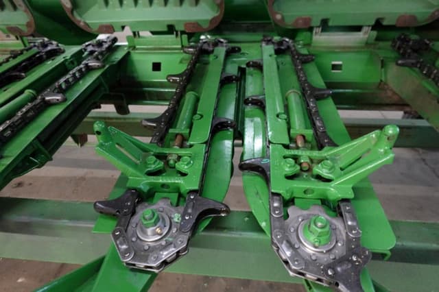 Image of John Deere 893 equipment image 2