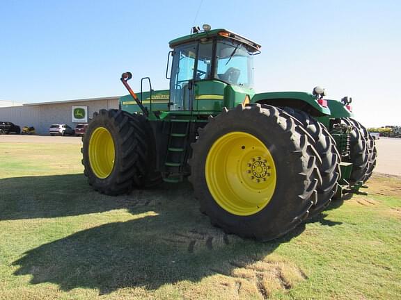 Image of John Deere 9220 equipment image 2