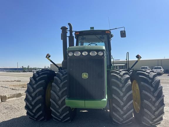 Image of John Deere 9220 equipment image 1