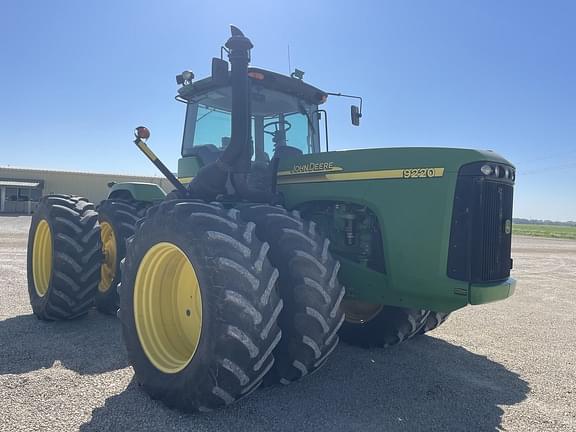 Image of John Deere 9220 equipment image 3