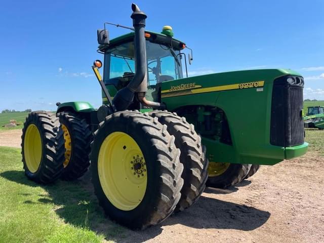 Image of John Deere 9220 equipment image 1