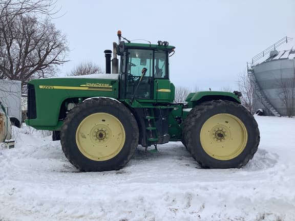 Image of John Deere 9220 equipment image 1