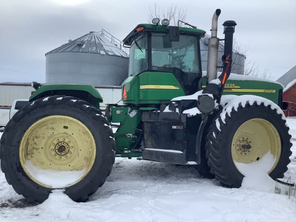 Image of John Deere 9220 equipment image 2