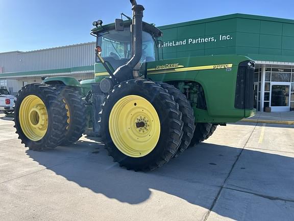Image of John Deere 9220 equipment image 1