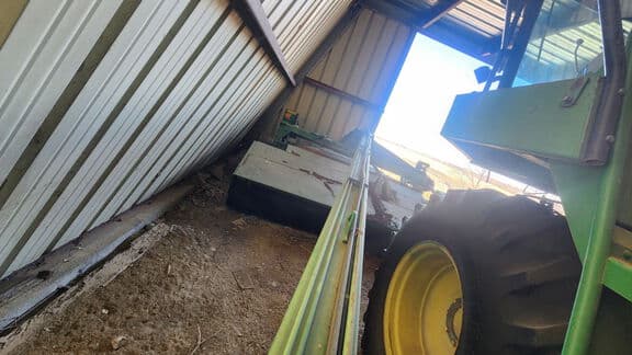 Image of John Deere 946 equipment image 4