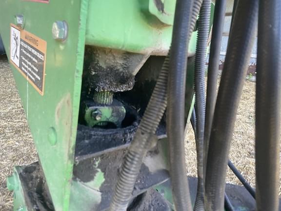 Image of John Deere 946 equipment image 2