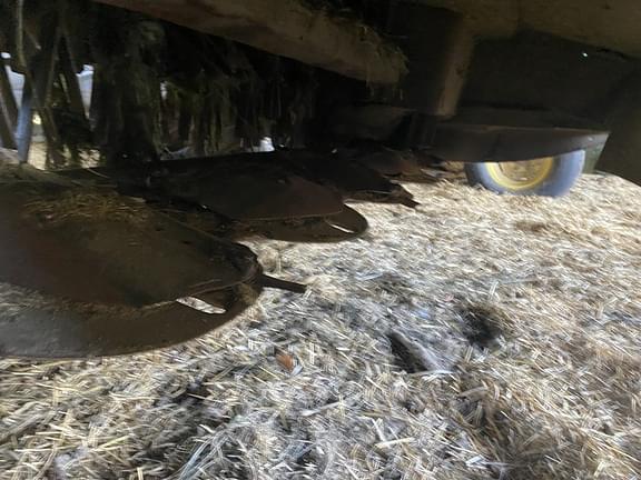 Image of John Deere 946 equipment image 3