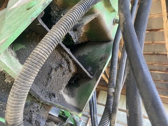 Image of John Deere 946 equipment image 1