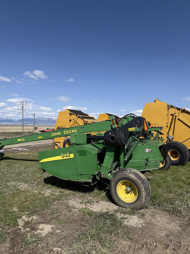 Image of John Deere 946 equipment image 2