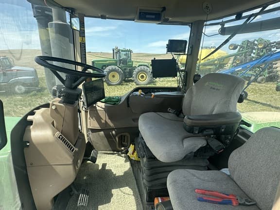 Image of John Deere 9520 equipment image 4