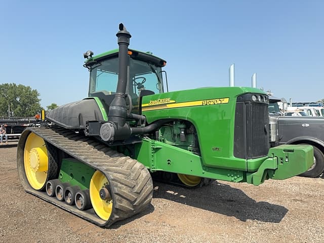 Image of John Deere 9520T equipment image 1