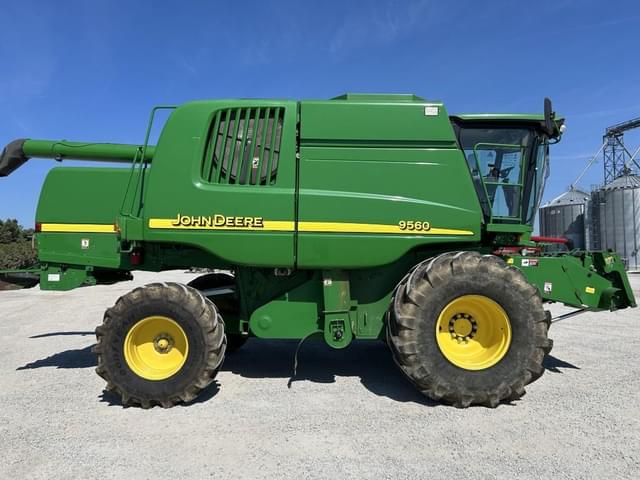 Image of John Deere 9560 equipment image 3