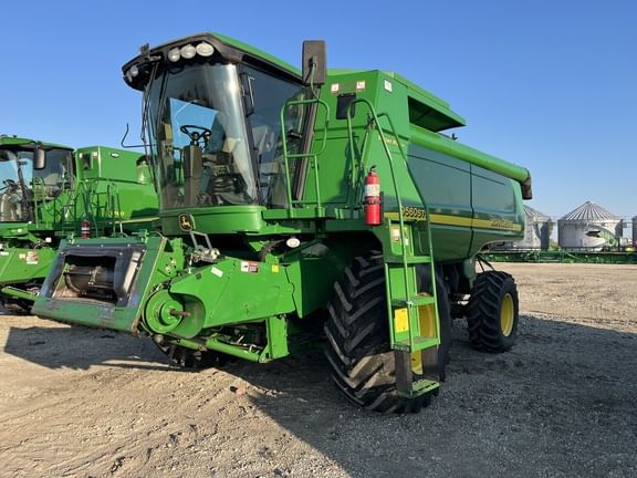 2006 John Deere 9560 STS Equipment Image0