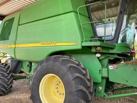 2006 John Deere 9560 STS Equipment Image0