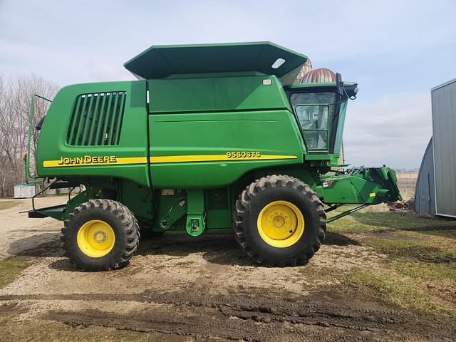 Image of John Deere 9560 STS equipment image 3