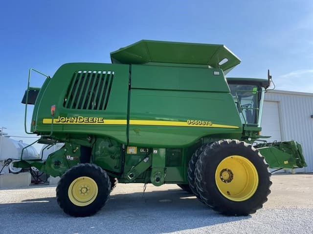 Image of John Deere 9560 STS equipment image 1