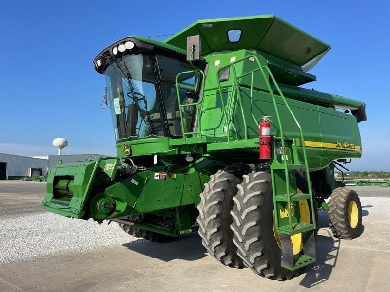 2006 John Deere 9560 STS Equipment Image0