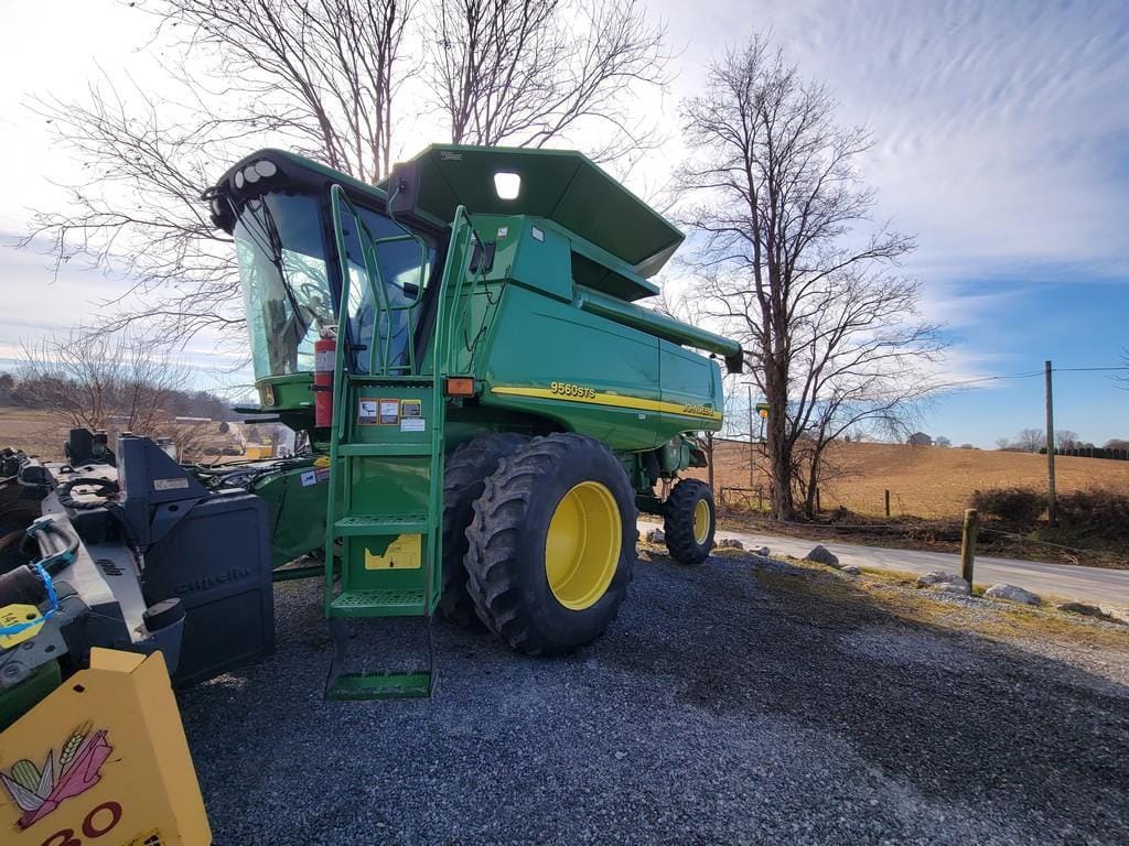 2006 John Deere 9560 STS Equipment Image0