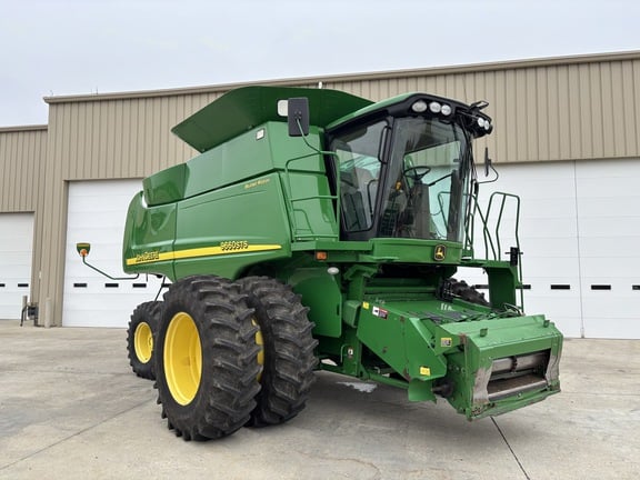 2006 John Deere 9660 STS Equipment Image0