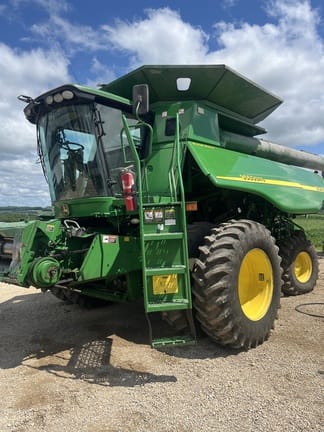 2006 John Deere 9660 STS Equipment Image0