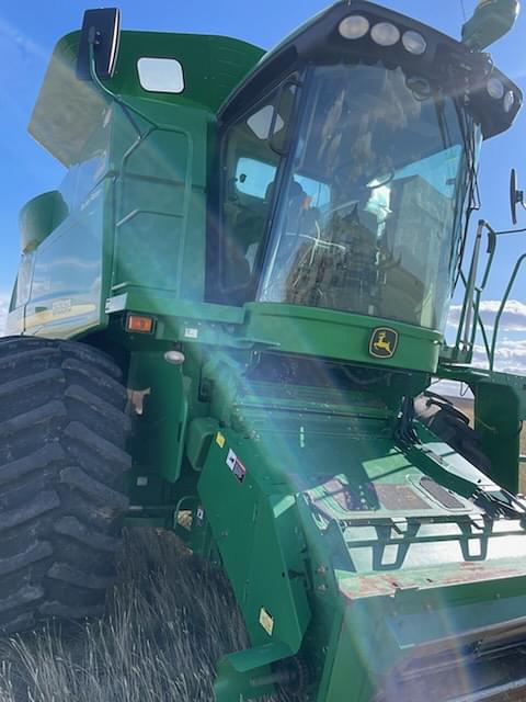 Image of John Deere 9760 STS equipment image 1