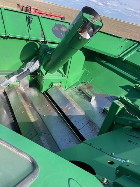 Image of John Deere 9760 STS equipment image 2
