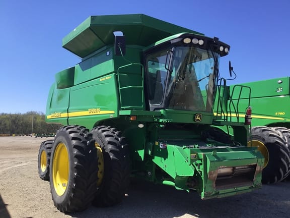 2006 John Deere 9760 STS Equipment Image0