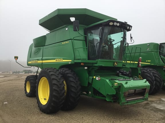 2006 John Deere 9760 STS Equipment Image0