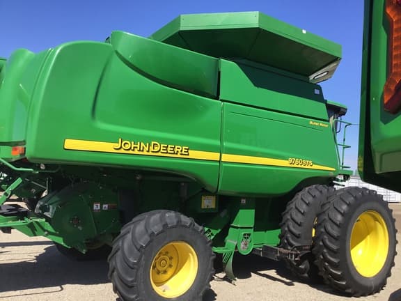 Image of John Deere 9760 STS equipment image 1