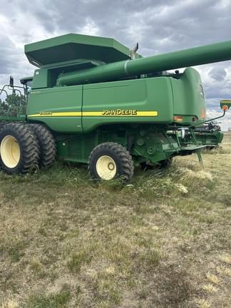 Image of John Deere 9760 STS equipment image 1