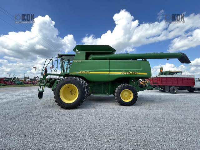 Image of John Deere 9760 STS equipment image 1
