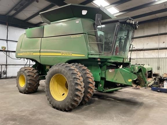 Image of John Deere 9760 STS equipment image 2