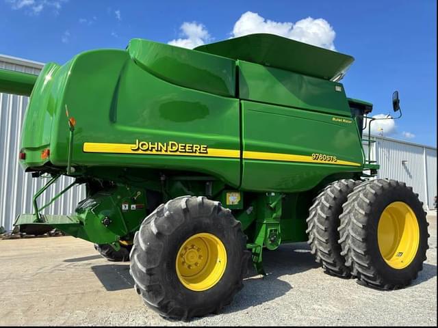 Image of John Deere 9760 STS equipment image 1