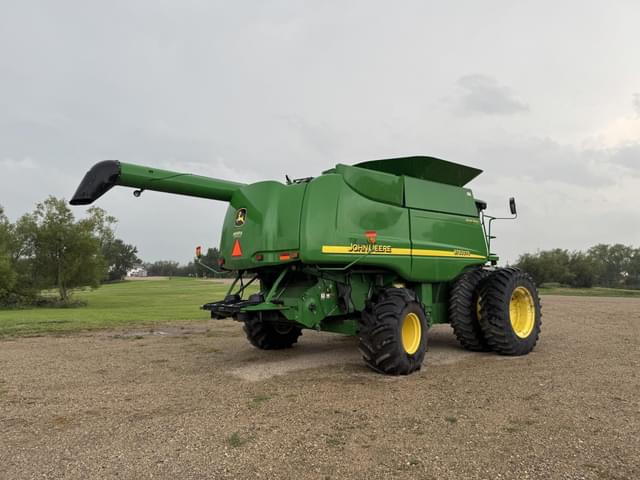 Image of John Deere 9760 STS equipment image 3