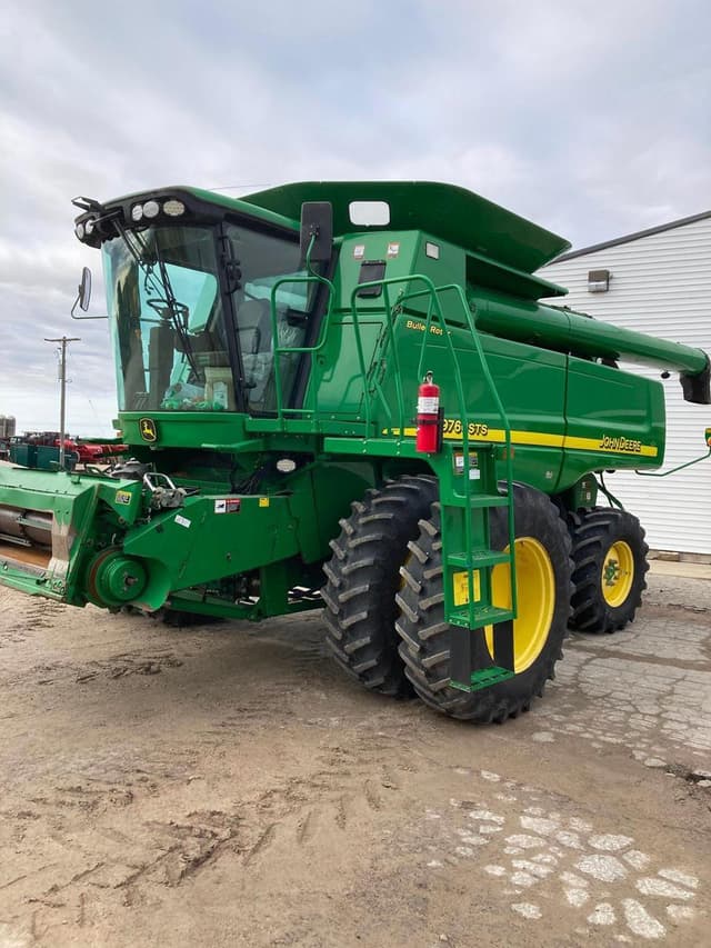 Image of John Deere 9760 STS equipment image 1