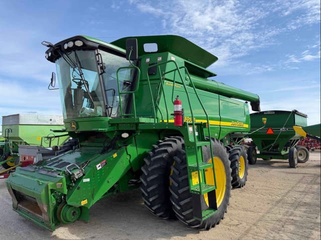 Image of John Deere 9760 STS equipment image 2