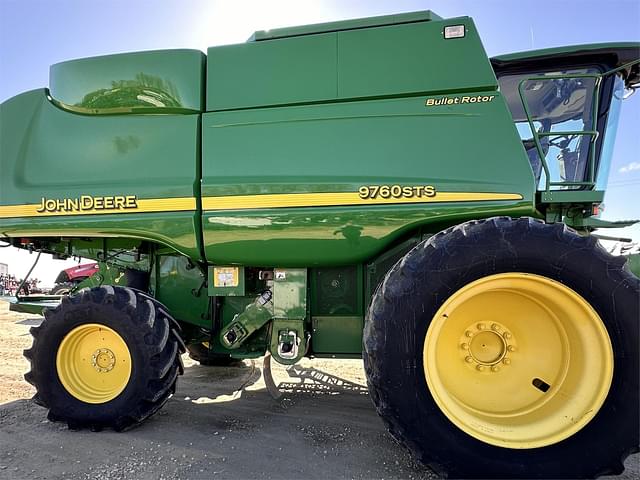 Image of John Deere 9760 STS equipment image 4