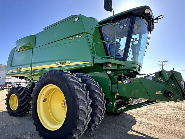 Image of John Deere 9760 STS equipment image 3