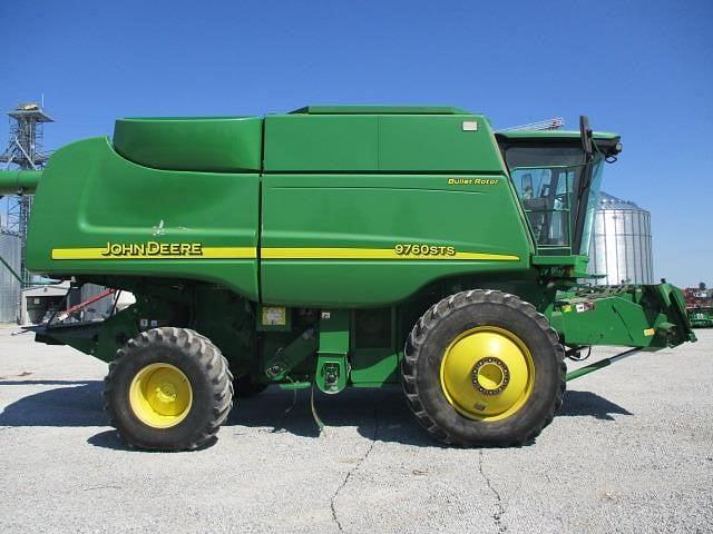 Image of John Deere 9760 STS equipment image 3