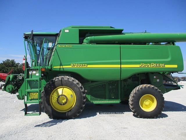 Image of John Deere 9760 STS equipment image 2