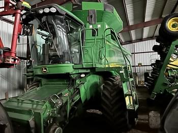 2006 John Deere 9760 STS Equipment Image0