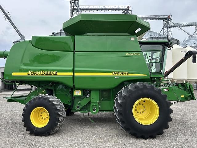 Image of John Deere 9760 STS equipment image 3