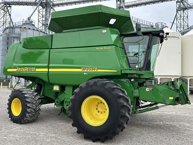 Image of John Deere 9760 STS equipment image 1