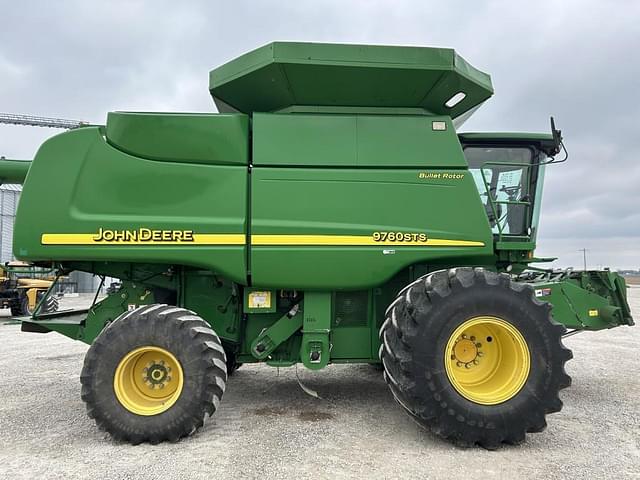 Image of John Deere 9760 STS equipment image 3