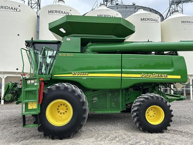 Image of John Deere 9760 STS equipment image 2