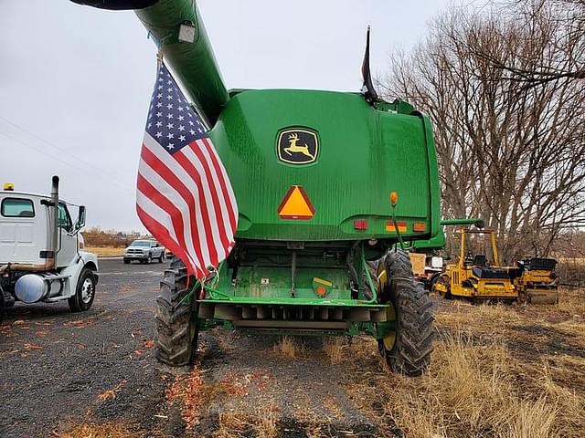 Image of John Deere 9760 STS equipment image 2