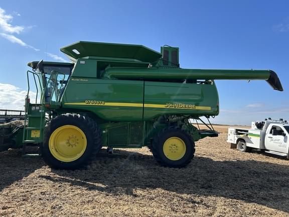 Image of John Deere 9760 STS equipment image 4